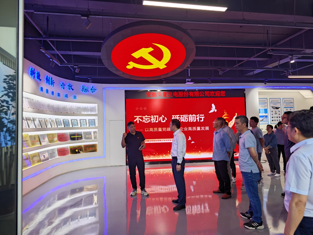 性姿势真人免费视频放